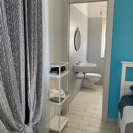 Brezza Del Mare Nocleg ze śniadaniem 4*