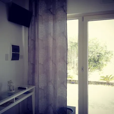 Bed & Breakfast Brezza Del Mare 2*
