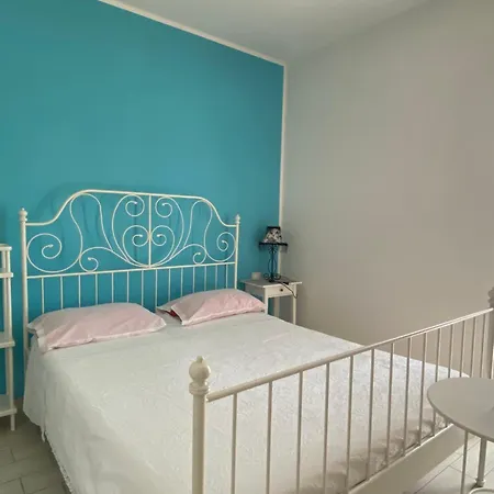 Brezza Del Mare Bed & Breakfast 4*